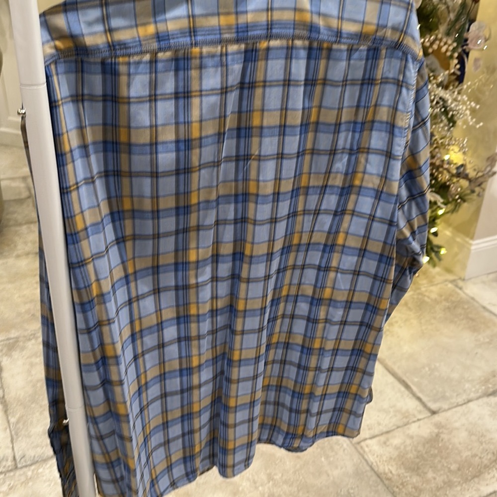 Hugo Boss button down - Picture 5 of 5